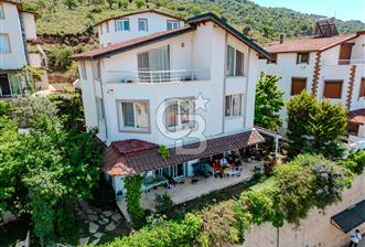 Deniz ve Doğa Manzaralı Tam Müstakil 4+1 Villa