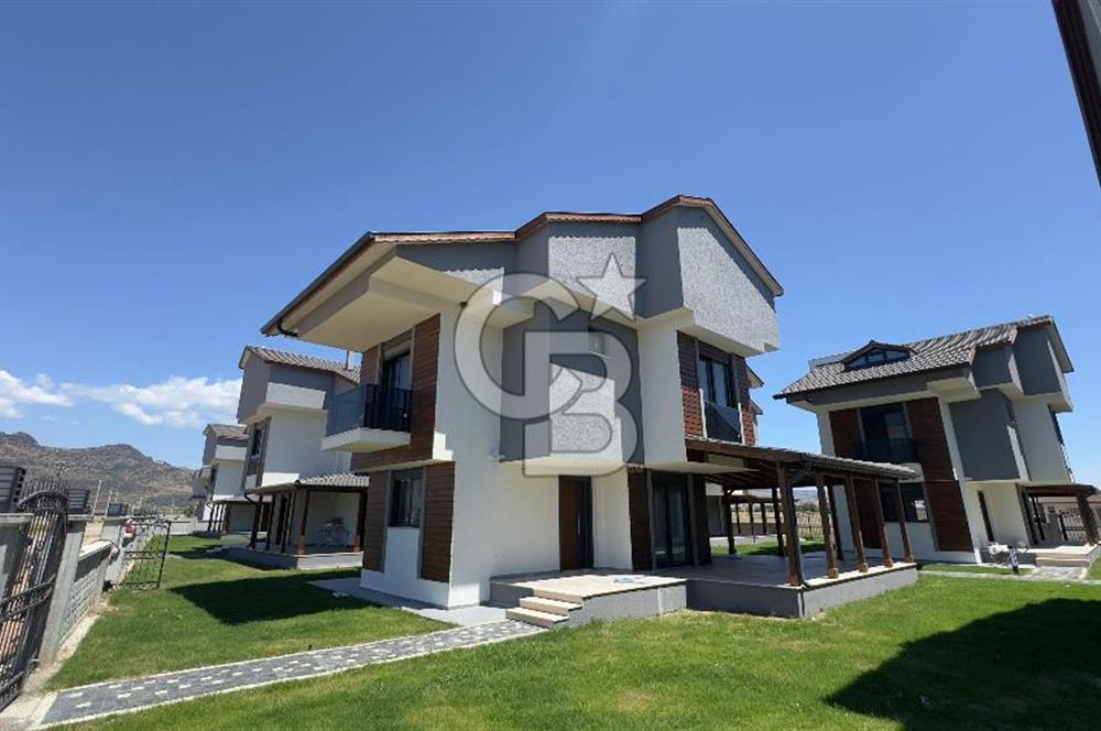 COLDWELL BANKER ROUTE'TAN SALİHLERALTINDA 5+1 NEFES VİLLALARI !!