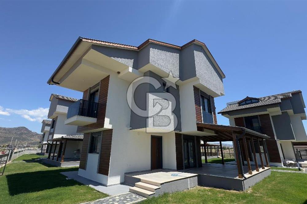 COLDWELL BANKER ROUTE'TAN SALİHLERALTINDA 5+1 NEFES VİLLALARI !!