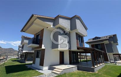 COLDWELL BANKER ROUTE'TAN SALİHLERALTINDA 5+1 NEFES VİLLALARI !!