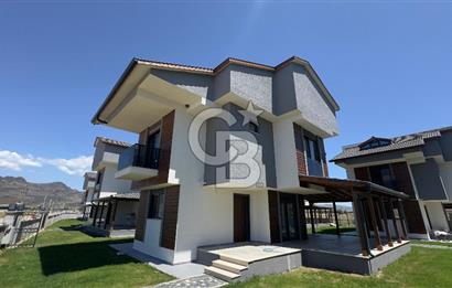 COLDWELL BANKER ROUTE'TAN SALİHLERALTINDA 5+1 NEFES VİLLALARI !!