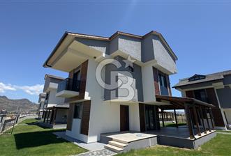 COLDWELL BANKER ROUTE'TAN SALİHLERALTINDA 5+1 NEFES VİLLALARI !!
