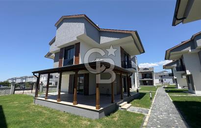 COLDWELL BANKER ROUTE'TAN SALİHLERALTINDA 5+1 NEFES VİLLALARI !!