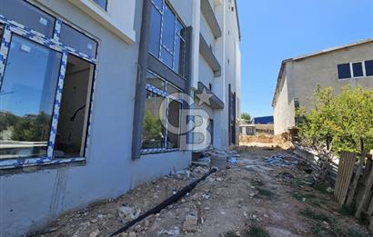 GÜZELYURT SOSYAL DONATILI HAVUZLU 1+1 FIRSAT DAİRE