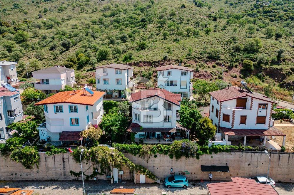 Deniz ve Doğa Manzaralı Tam Müstakil 4+1 Villa