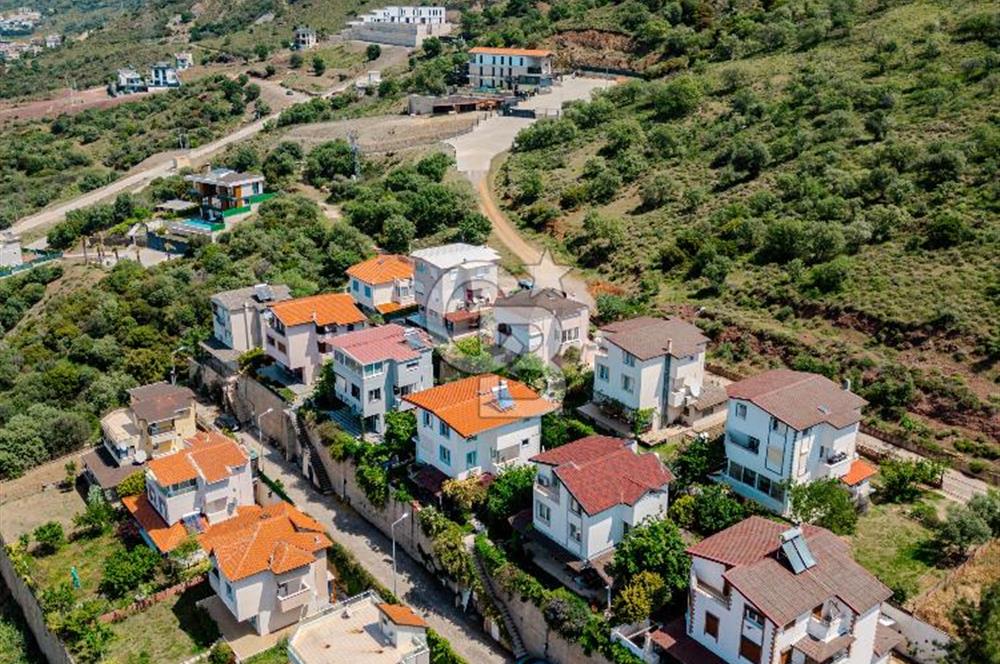 Deniz ve Doğa Manzaralı Tam Müstakil 4+1 Villa