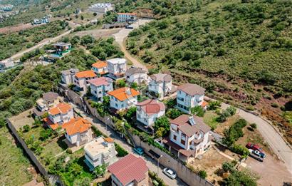 Deniz ve Doğa Manzaralı Tam Müstakil 4+1 Villa