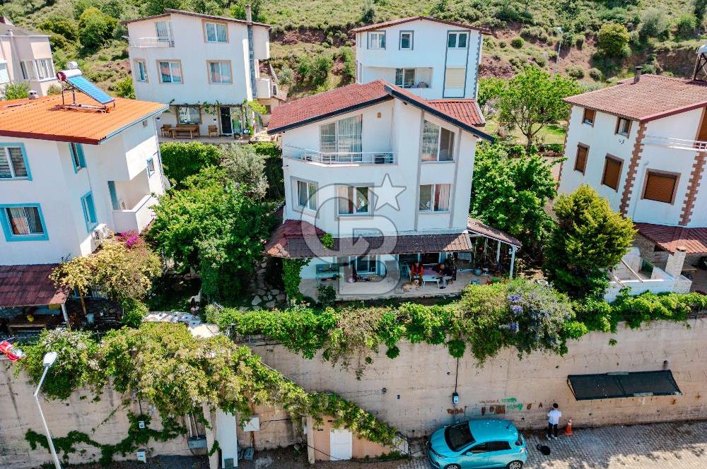 Deniz ve Doğa Manzaralı Tam Müstakil 4+1 Villa