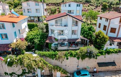 Deniz ve Doğa Manzaralı Tam Müstakil 4+1 Villa
