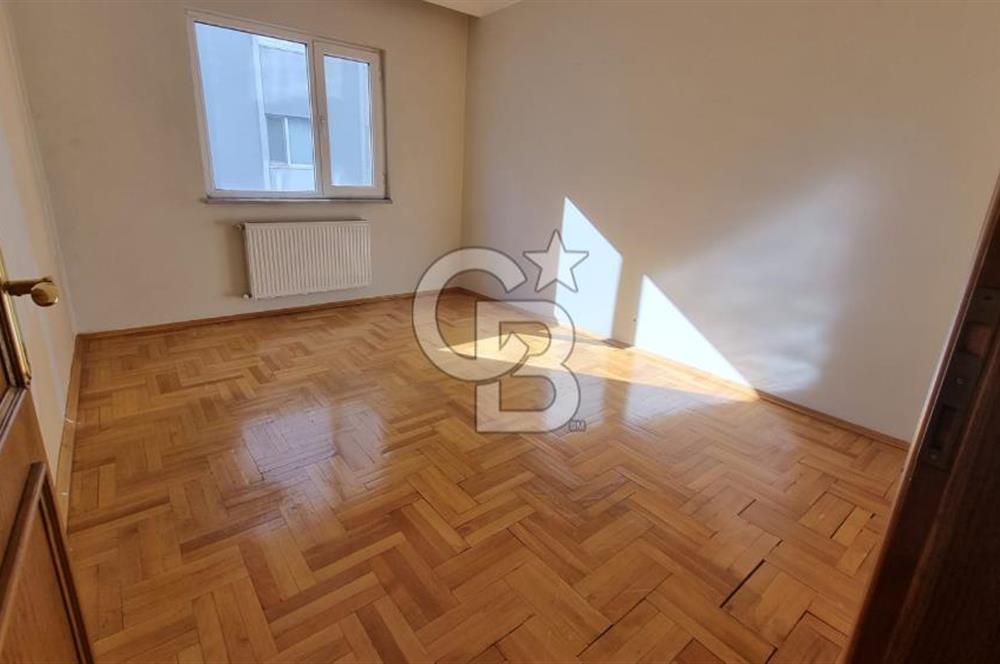 Şerifali'de Sitede Oturuma Hazır Boş Satılık 3+1 Daire