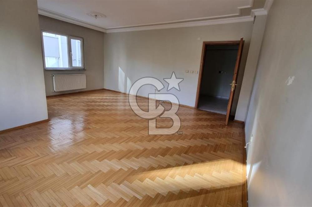 Şerifali'de Sitede Oturuma Hazır Boş Satılık 3+1 Daire