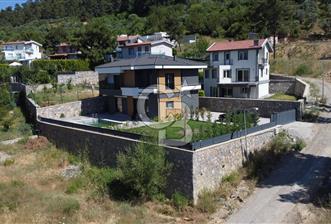 YUKARIKIZILCA DA ULTRA LÜX 4+1 HAVUZLU GARAJLI SATILIK VİLLA 