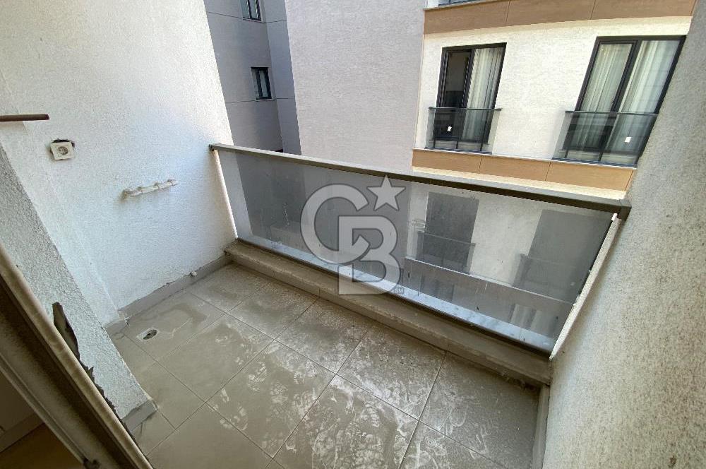 Beylikdüzü Dereağzı'nda İskanlı Arakat 2+1 Satılık Daire