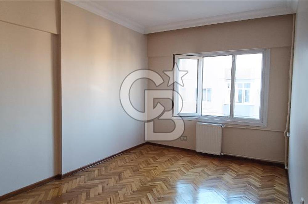 Bostancı'da Panoramik Deniz Manzaralı Kiralık Daire