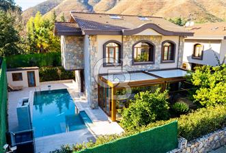 CB Marina Gayrimenkul'den Marmaris İçmeler'de Satılık 5+1 Lüx Villa 