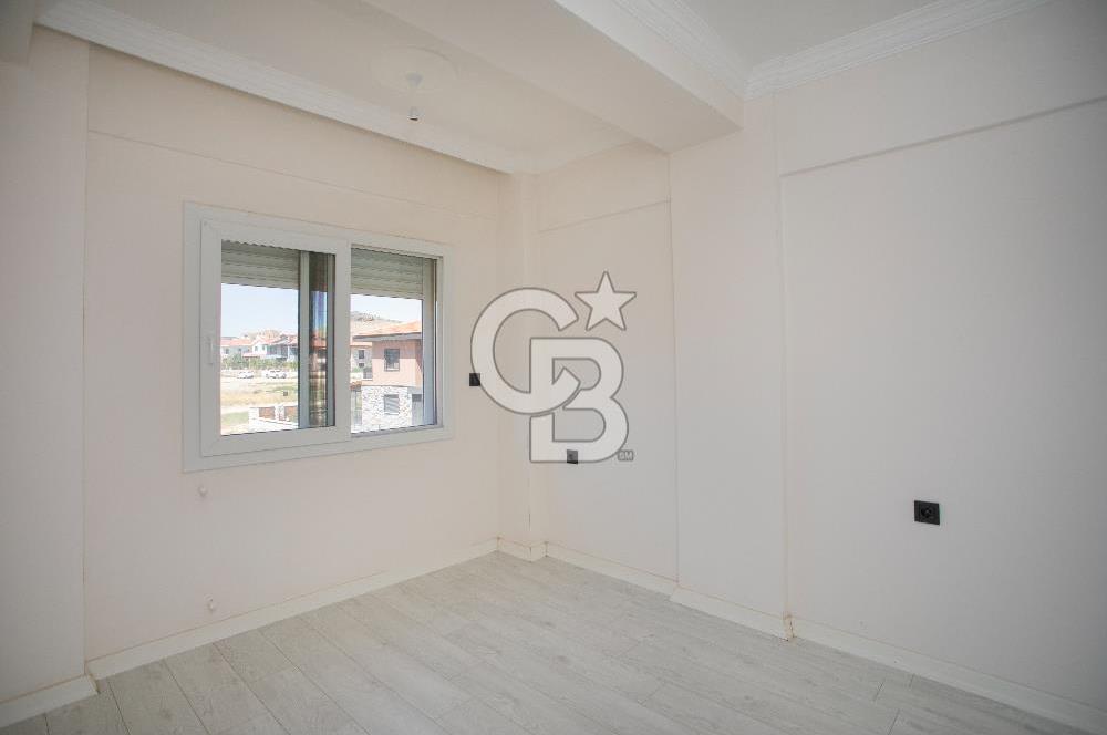 Foça Bağarası Villalar Bölgesinde Satılık 3+1 Dubleks Villa
