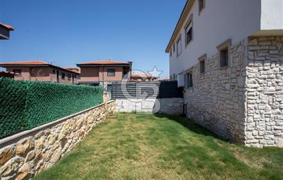 Foça Bağarası Villalar Bölgesinde Satılık 3+1 Dubleks Villa