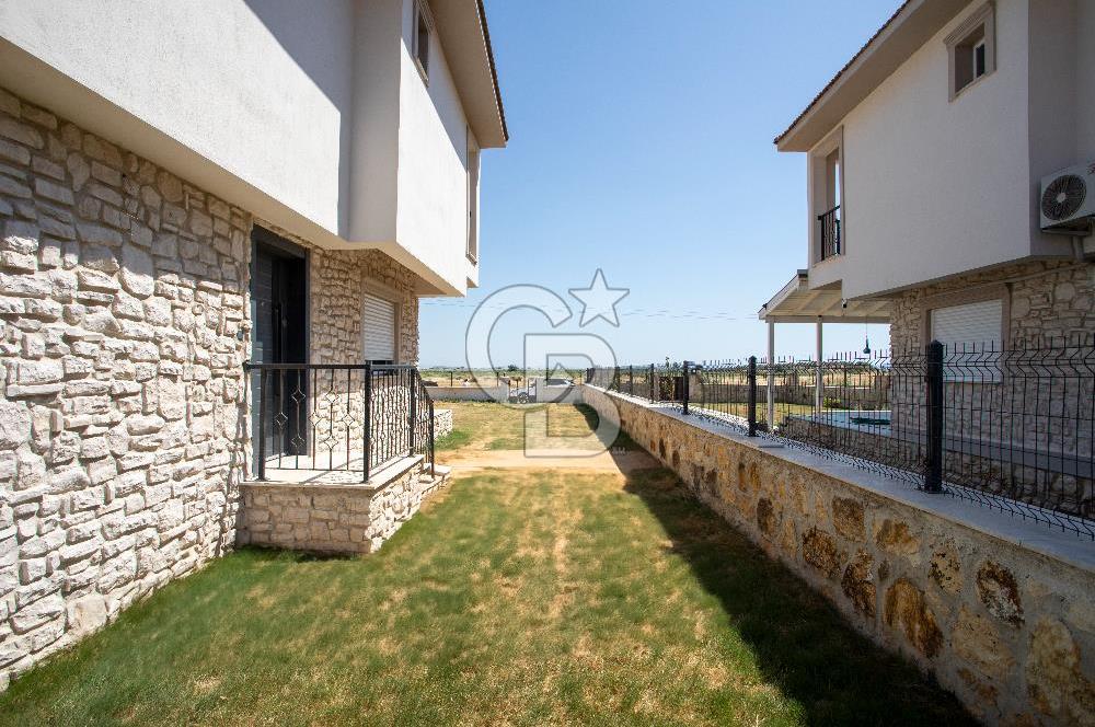 Foça Bağarası Villalar Bölgesinde Satılık 3+1 Dubleks Villa