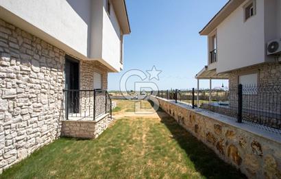 Foça Bağarası Villalar Bölgesinde Satılık 3+1 Dubleks Villa