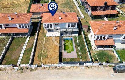 Foça Bağarası Villalar Bölgesinde Satılık 3+1 Dubleks Villa