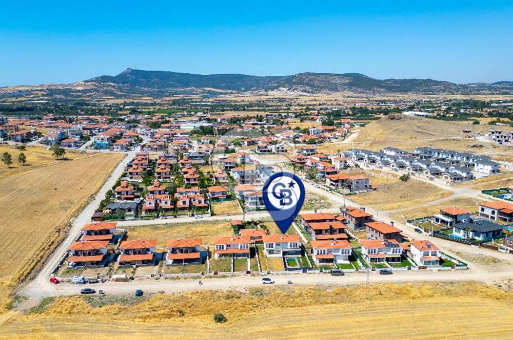 Foça Bağarası Villalar Bölgesinde Satılık 3+1 Dubleks Villa