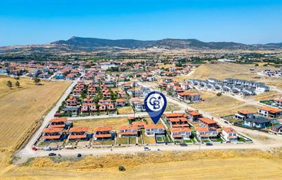 Foça Bağarası Villalar Bölgesinde Satılık 3+1 Dubleks Villa