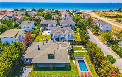 Silivri'de 5+1 , Denize 250m, Geniş bahçeli, 400m2 Lüks Villa