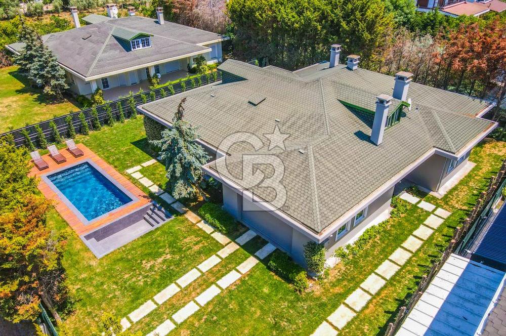 Silivri'de 5+1 , Denize 250m, Geniş bahçeli, 400m2 Lüks Villa