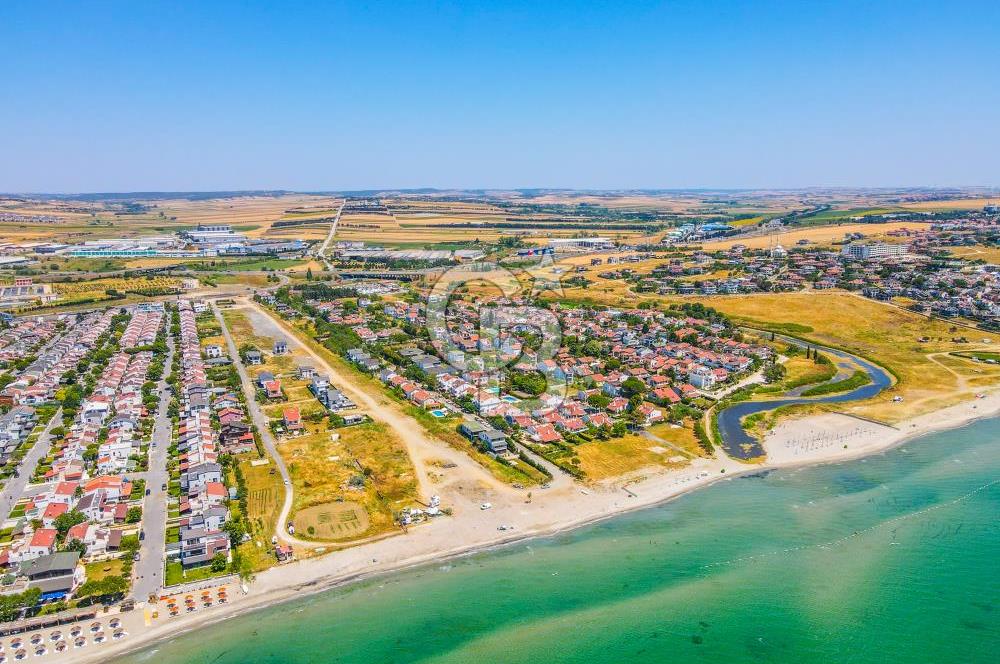 Silivri'de 5+1 , Denize 250m, Geniş bahçeli, 400m2 Lüks Villa