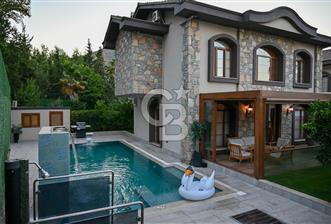 CB Marina Gayrimenkul'den Marmaris İçmeler'de Satılık 5+1 Lüx Villa 