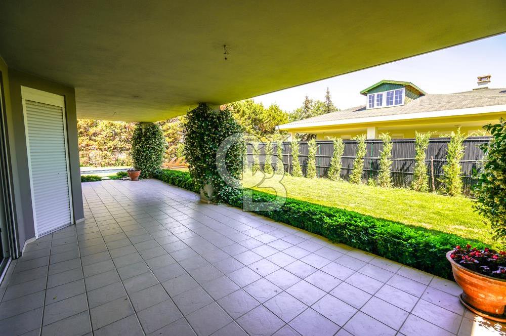 Silivri'de 5+1 , Denize 250m, Geniş bahçeli, 400m2 Lüks Villa
