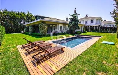 Silivri'de 5+1 , Denize 250m, Geniş bahçeli, 400m2 Lüks Villa