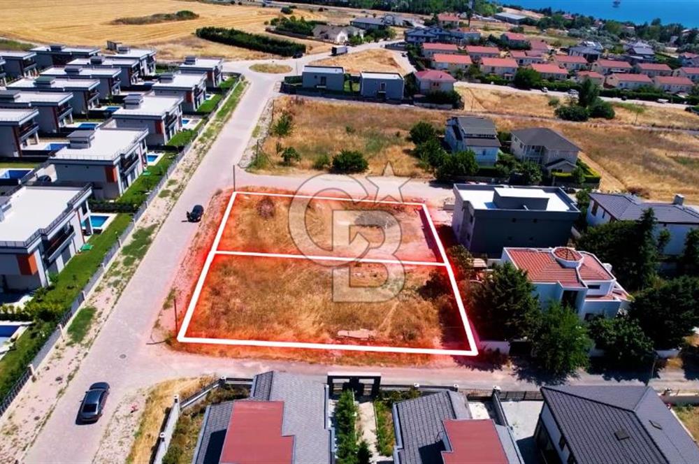Silivri Mimarsinan Villalar Bölgesinde 694m2 İmarlı Arsa