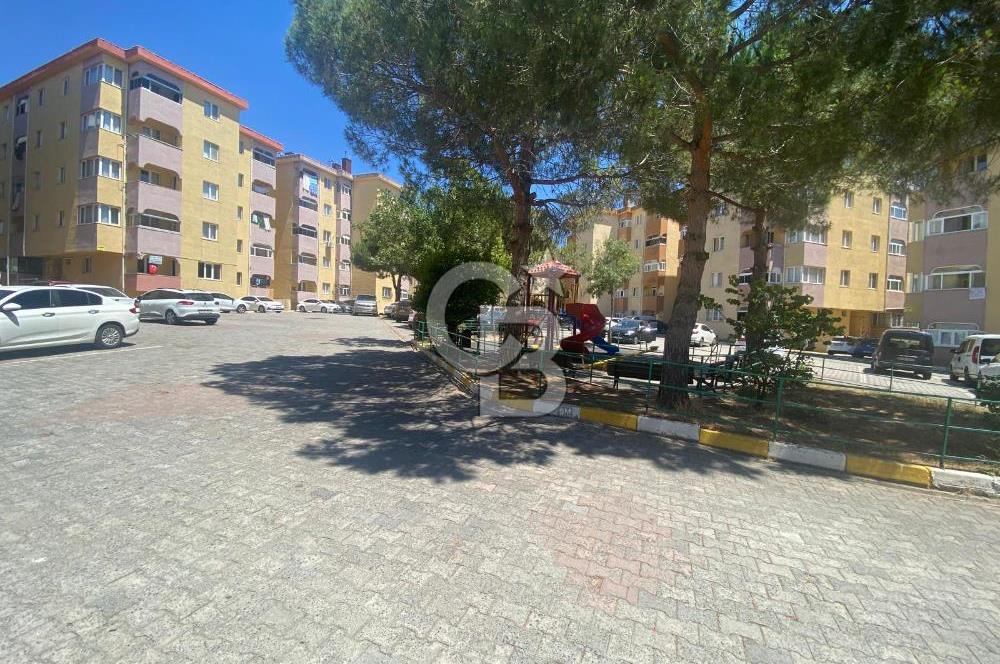 ÇEKMEKÖY GÜL-91 SİTESİNDE KISMİ EŞYALI 3+1 SATILIK DAİRE