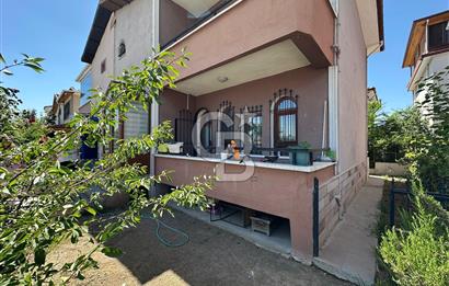 Batıkent Uğur Mumcu Mahallesi’nde Sitede 3 Katlı 4+1 Müstakil Ev – Masrafsız – Taşınmaya Hazır