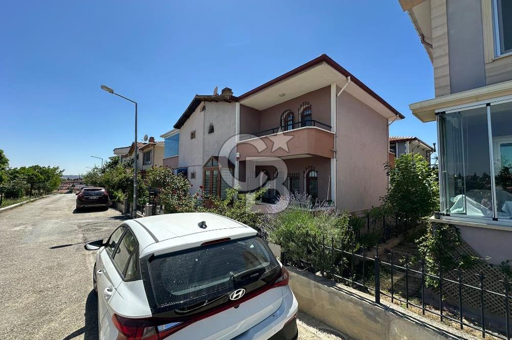Batıkent Uğur Mumcu Mahallesi’nde Sitede 3 Katlı 4+1 Müstakil Ev – Masrafsız – Taşınmaya Hazır