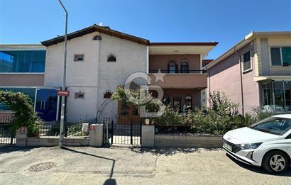 Batıkent Uğur Mumcu Mahallesi’nde Sitede 3 Katlı 4+1 Müstakil Ev – Masrafsız – Taşınmaya Hazır