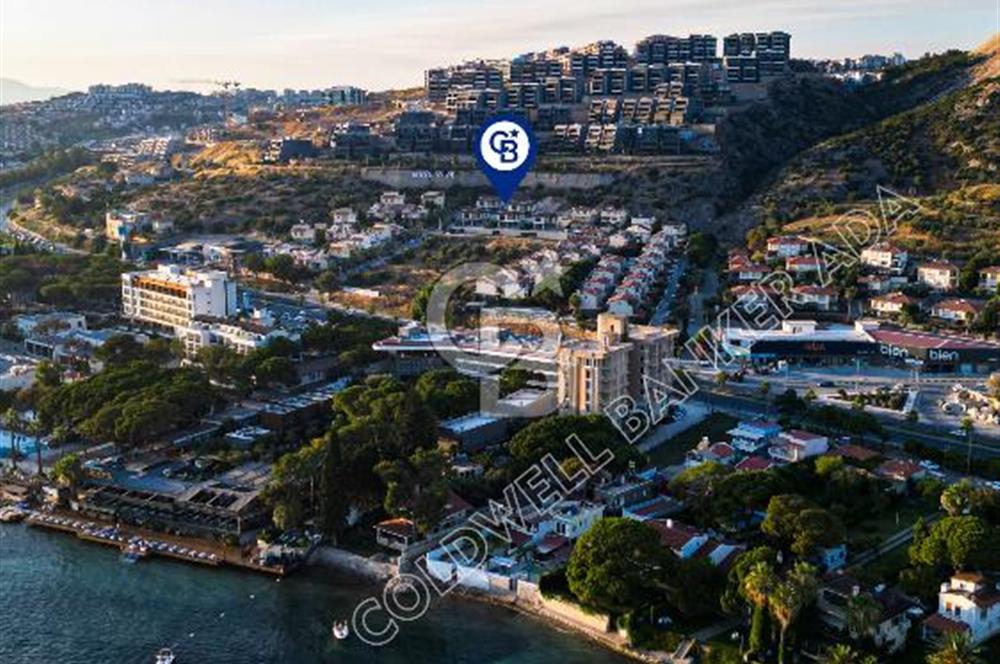 Kuşadası Merkezde Deniz Manzaralı Akıllı Ev Sistemli Lüks Villa