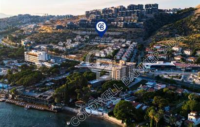 Kuşadası Merkezde Deniz Manzaralı Akıllı Ev Sistemli Lüks Villa