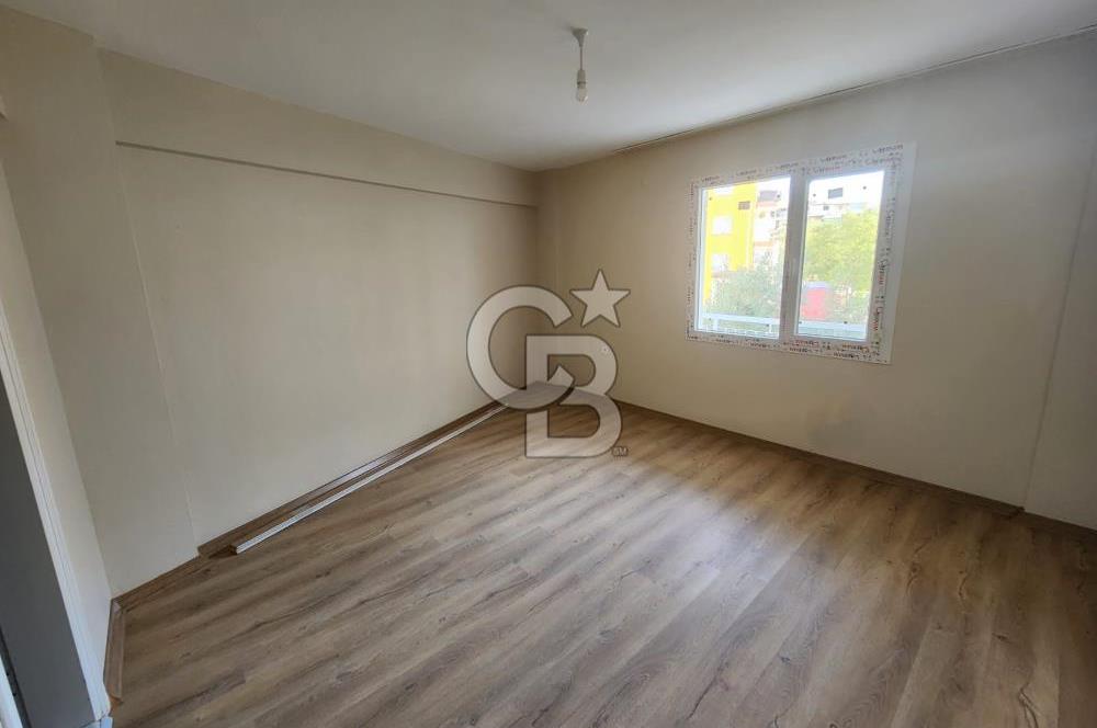 ÇİĞLİ YENİ MAHALLESİ ARA KAT EBEVEYN BANYOLU SATILIK 2+1 DAİRE