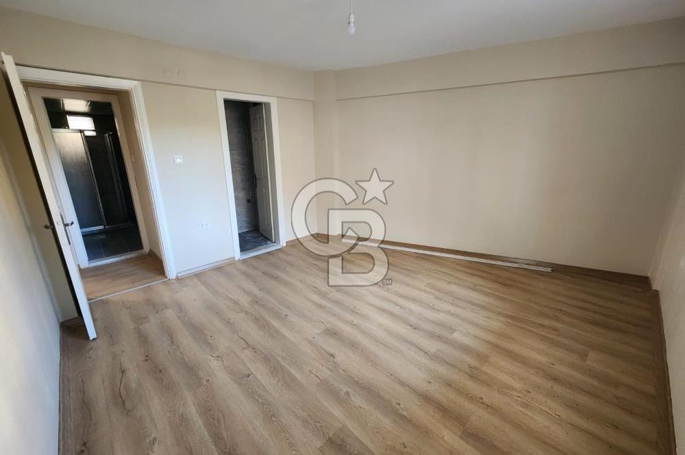 ÇİĞLİ YENİ MAHALLESİ ARA KAT EBEVEYN BANYOLU SATILIK 2+1 DAİRE