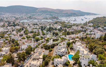 Bodrum Merkez'de, Marina'ya Yürüme Mesafesi'nde Satılık 6+2 Villa