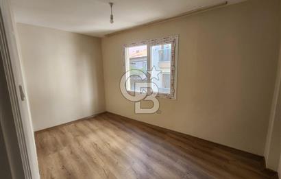 ÇİĞLİ YENİ MAHALLESİ ARA KAT EBEVEYN BANYOLU SATILIK 2+1 DAİRE