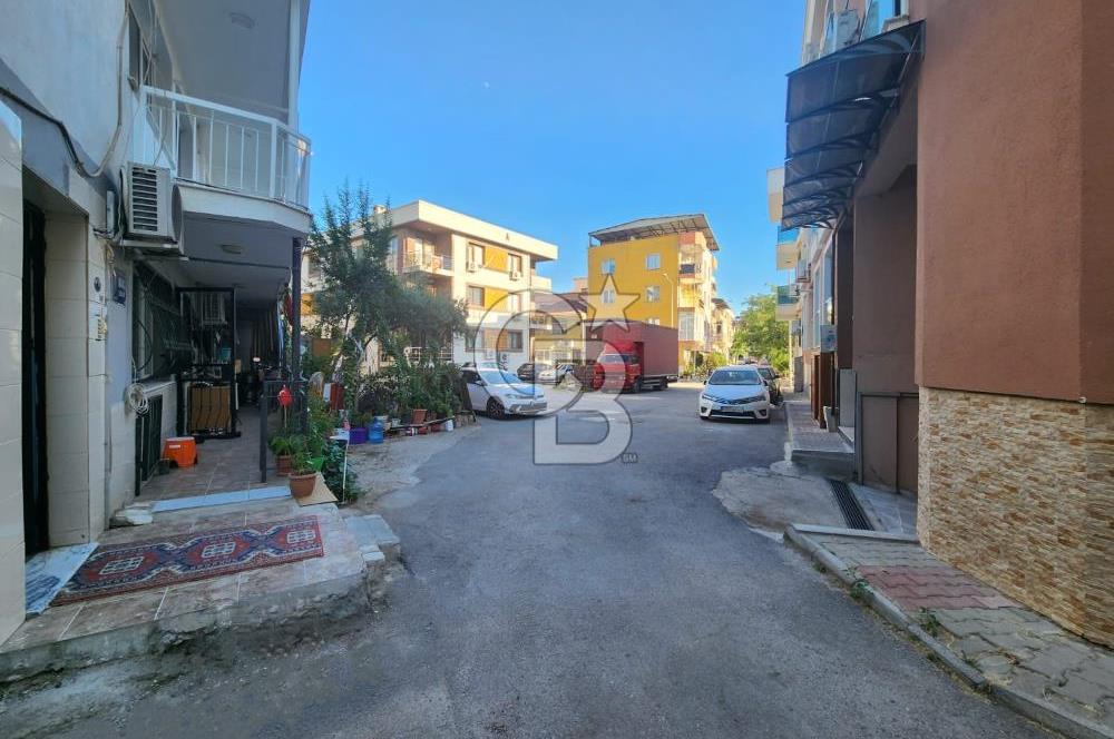 ÇİĞLİ YENİ MAHALLESİ ARA KAT EBEVEYN BANYOLU SATILIK 2+1 DAİRE