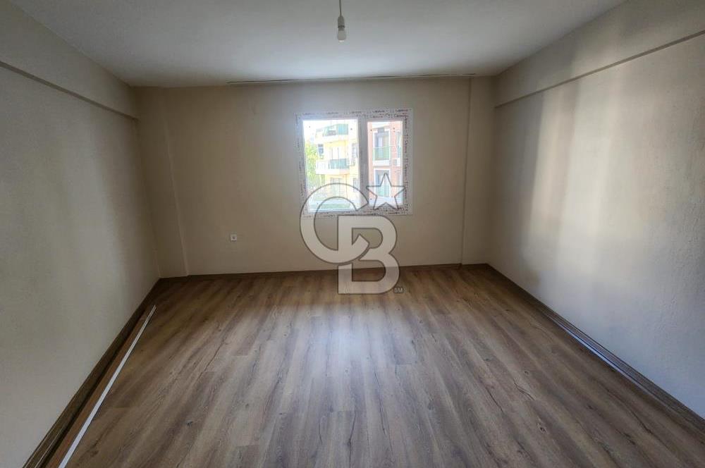 ÇİĞLİ YENİ MAHALLESİ ARA KAT EBEVEYN BANYOLU SATILIK 2+1 DAİRE