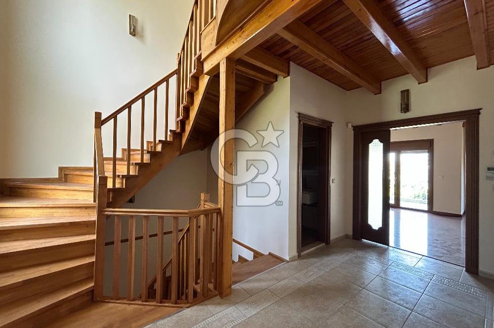 Bahçeşehir Banu Evlerinde Satılık 4,5+2 İnci Tipi Villa