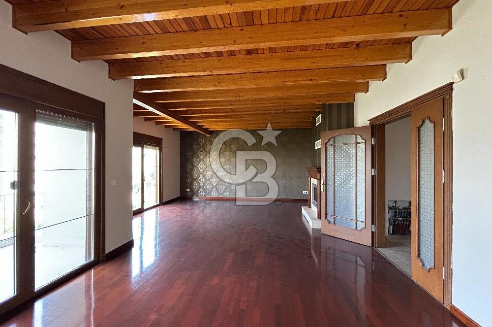 Bahçeşehir Banu Evlerinde Satılık 4,5+2 İnci Tipi Villa