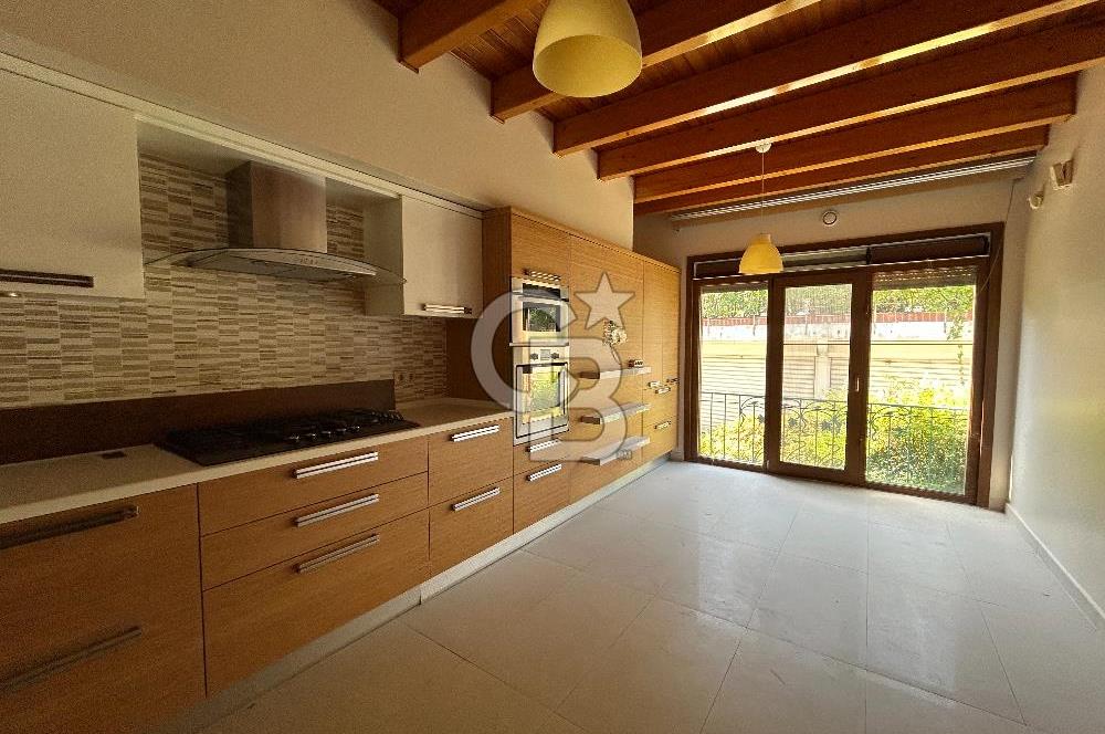 Bahçeşehir Banu Evlerinde Satılık 4,5+2 İnci Tipi Villa