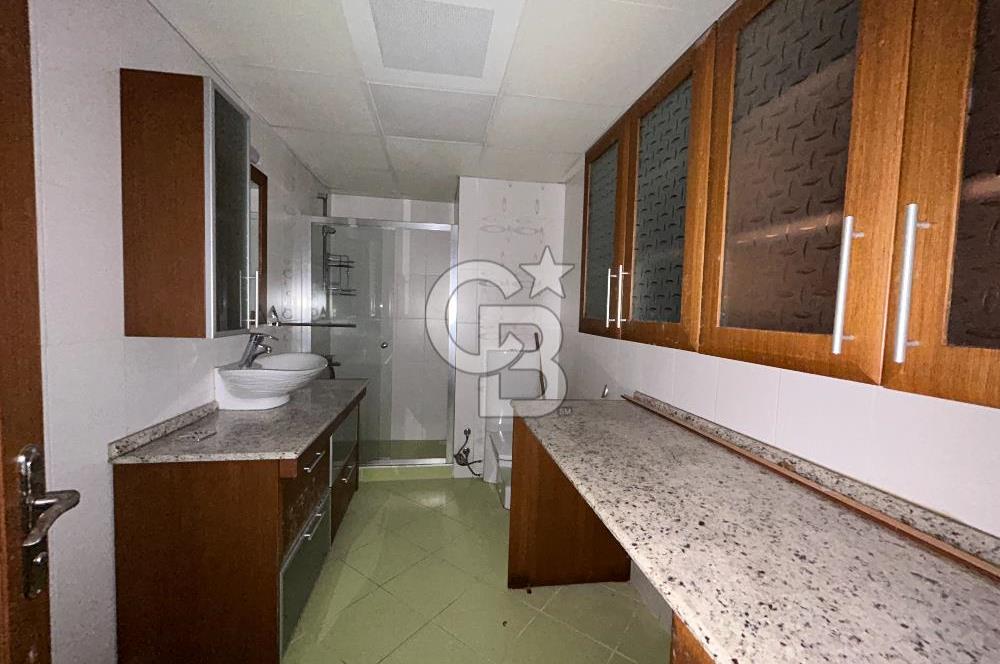 Bahçeşehir Banu Evlerinde Satılık 4,5+2 İnci Tipi Villa
