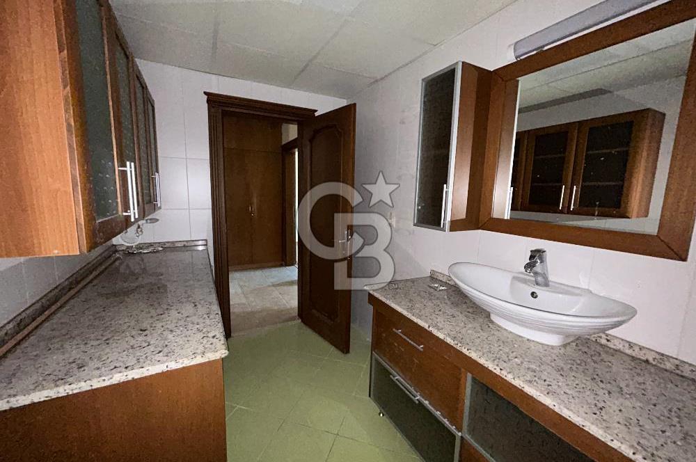 Bahçeşehir Banu Evlerinde Satılık 4,5+2 İnci Tipi Villa
